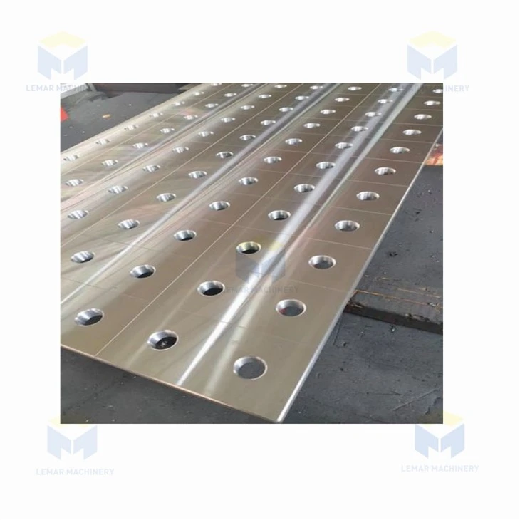 Flexible welding table